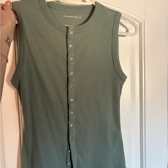 Abercrombie & Fitch Tops - Abercrombie & Fitch Sage Ribbed Button-Up Top